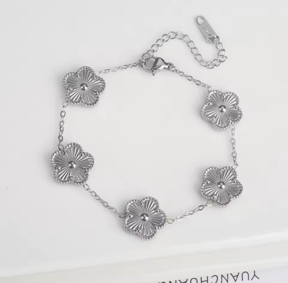 CLASSIC CLOVER BRACELET- STAINLESS STEEL (6-12 dagars leverans)
