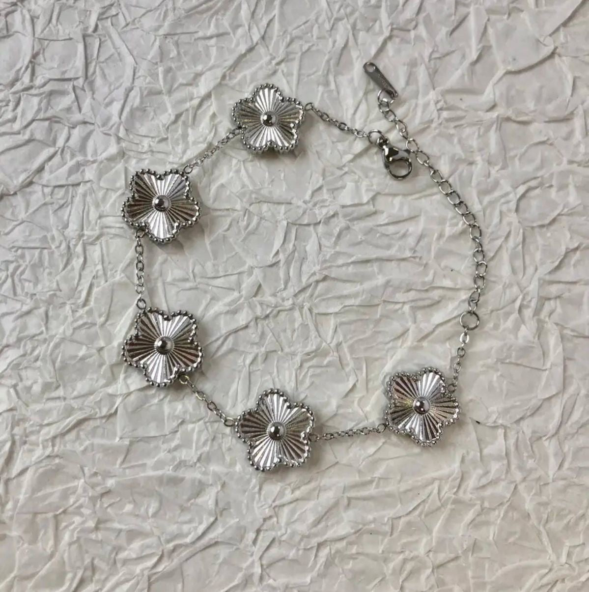CLASSIC CLOVER BRACELET- STAINLESS STEEL (6-12 dagars leverans)